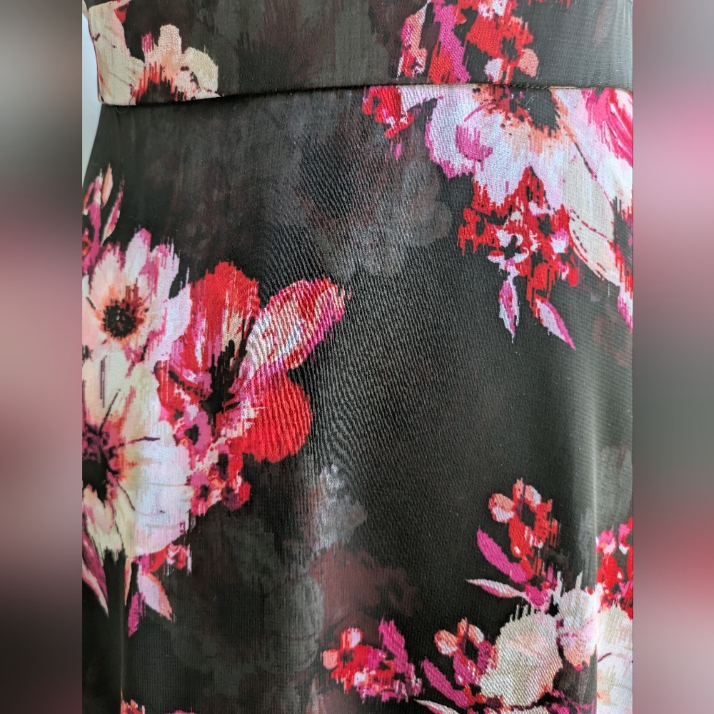 EUC....White House Black Market Floral Chiffon Ruffle Fit & Flare Dress Size 2 - Picture 4 of 12